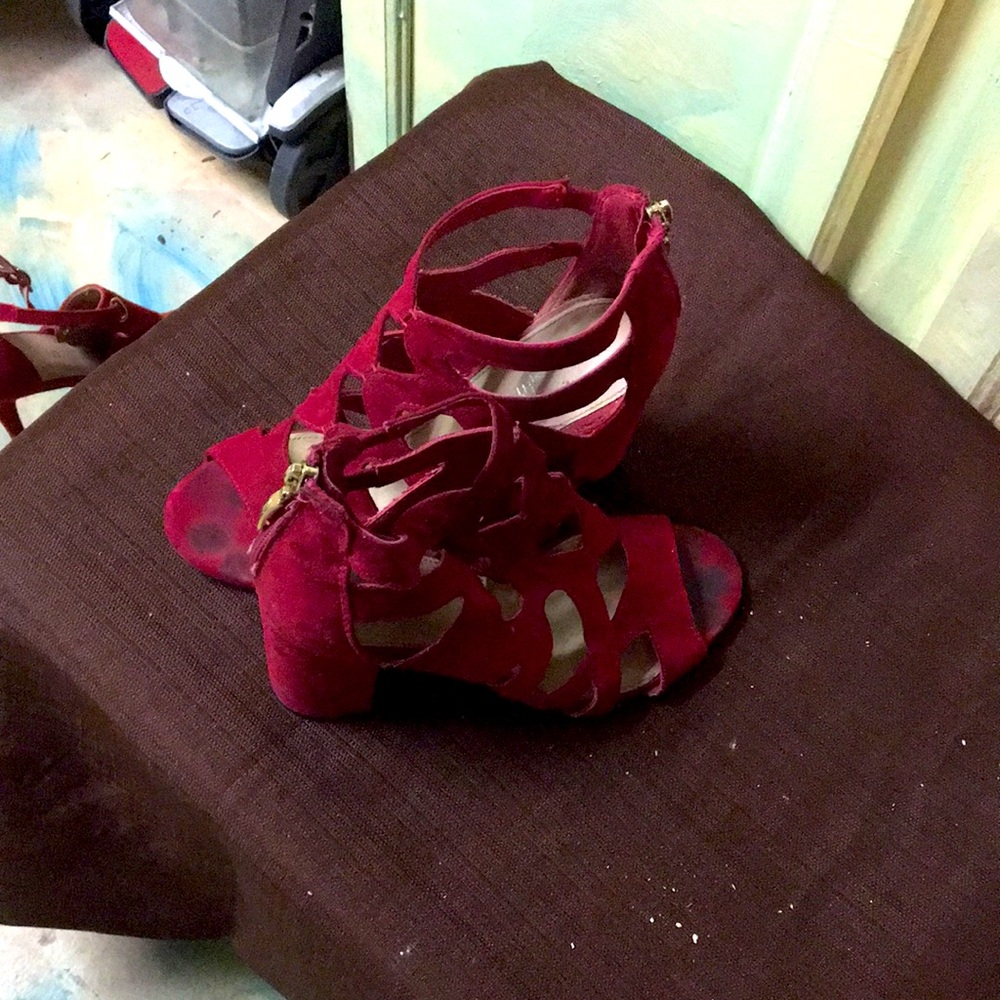 Size 7 red pump